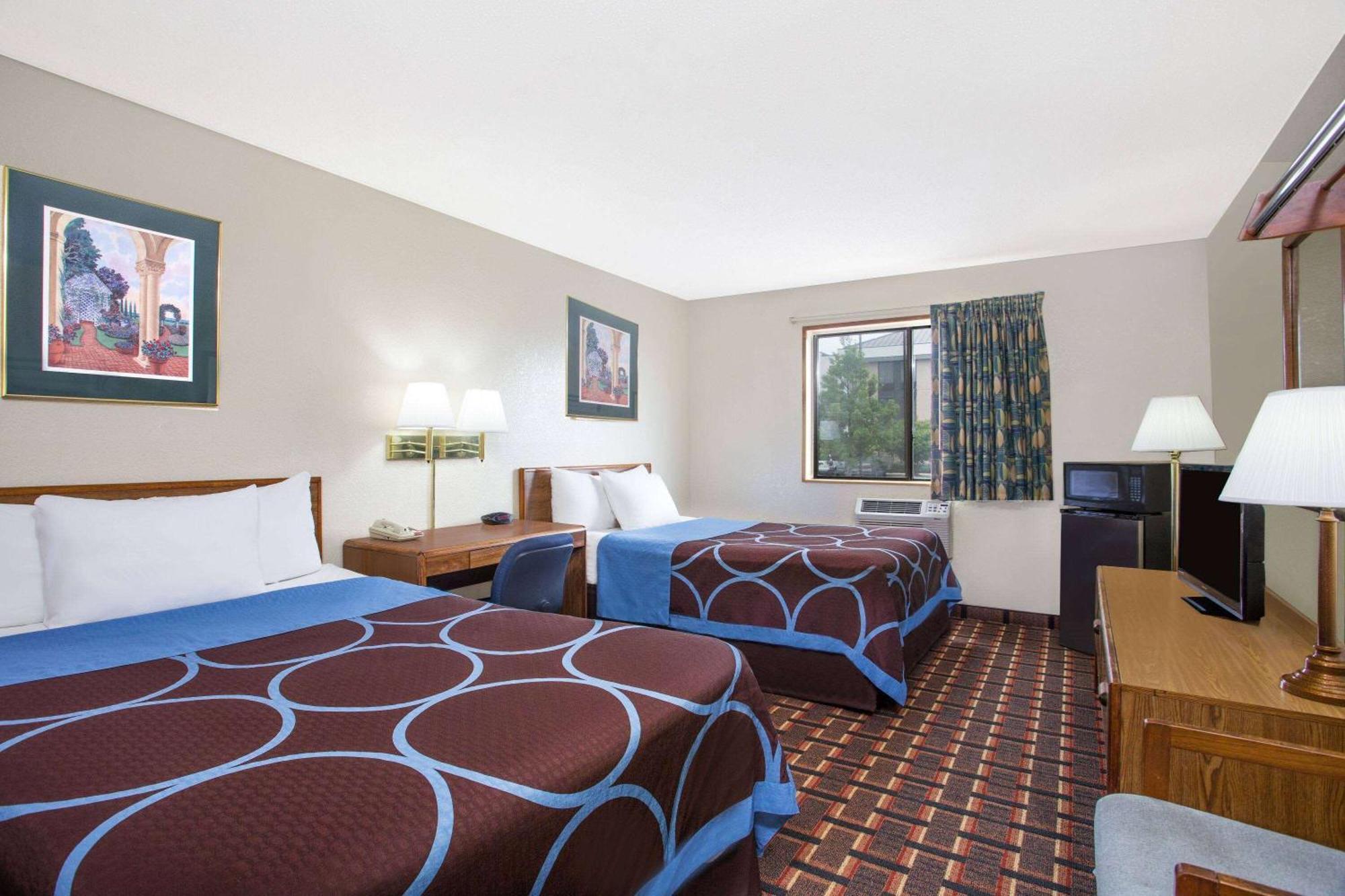 Super 8 By Wyndham Douglas Exterior foto